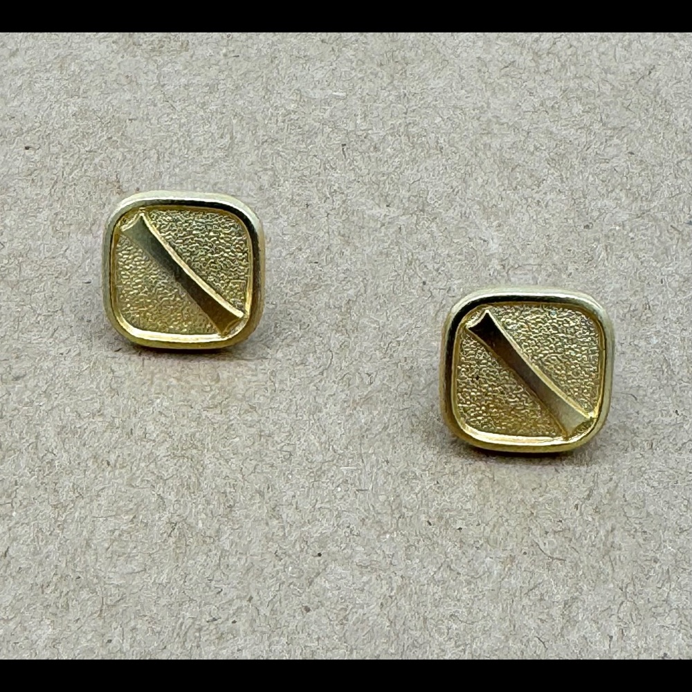 Square gold plated stud earrings vintage vibes